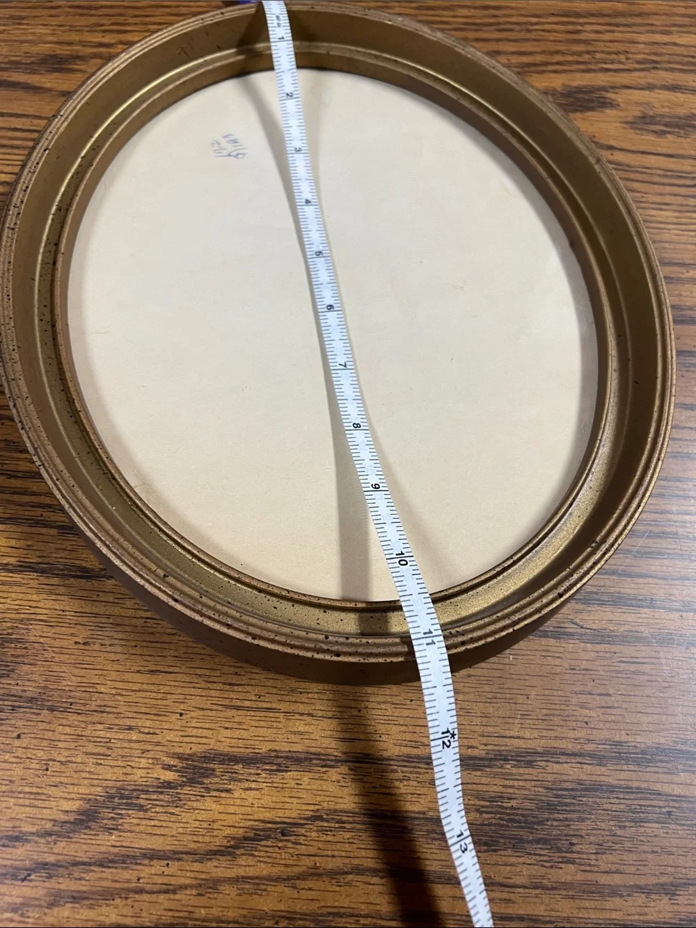 Oval Decorative Picture Frame in Antique Gold